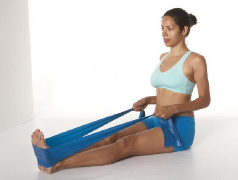 Alongamento com faixa elástica