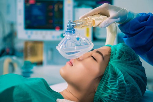 Mulher em cirurgia