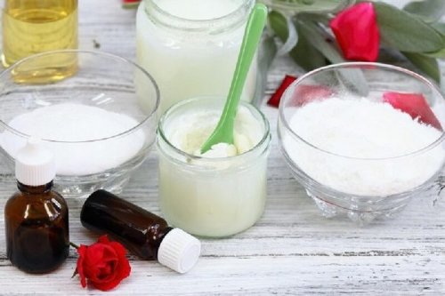 Tratamento de bicarbonato de sódio e óleo de coco para combater as espinhas