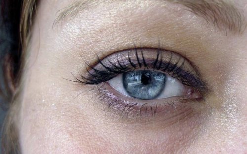 Olhos sem bolsas