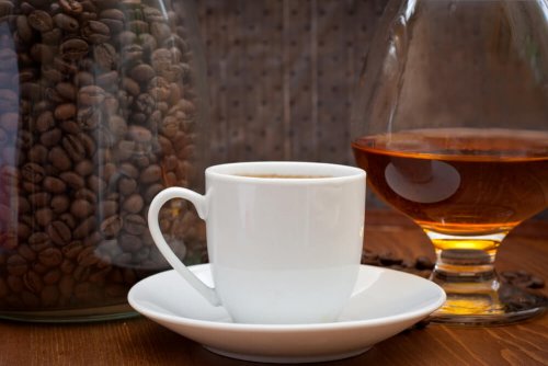 Café é um alimento que aumenta o ácido úrico