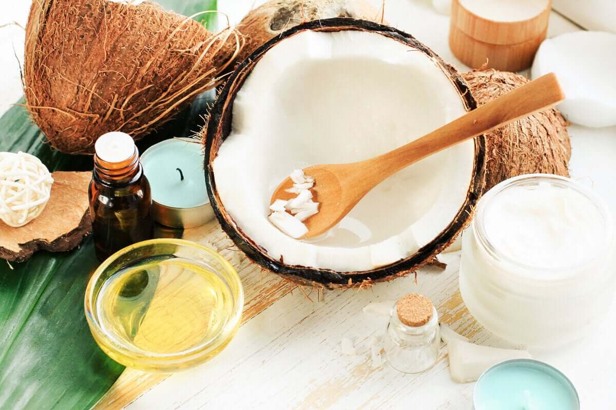 embelezar o seu rosto com leite de coco