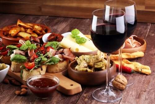 8 razões para beber vinho tinto, porém sempre moderadamente