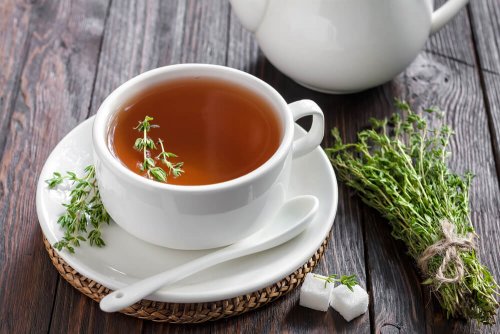 Infusão de tomilho para aliviar a tosse