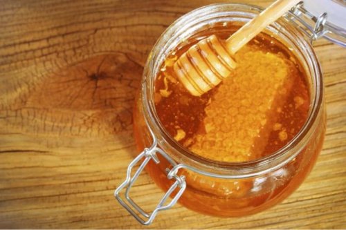 Prepare o seu tônico digestivo com mel