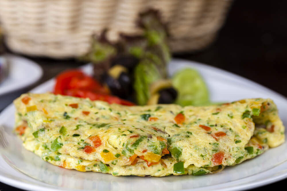 Suco verde e omelete