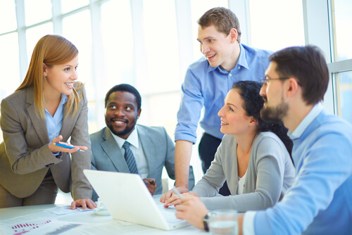 Equipe de trabalho se dando bem