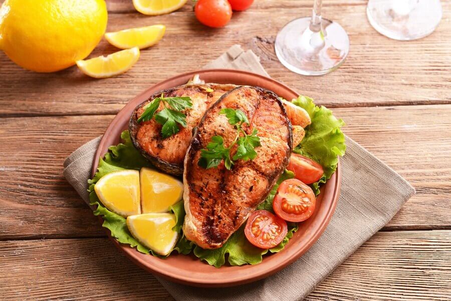 Peixe com salada