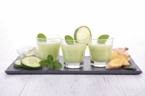 Suco de pepino, agrião e gengibre