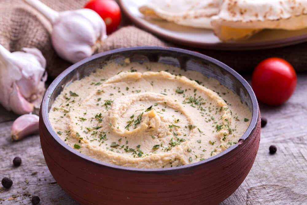 Salada e húmus