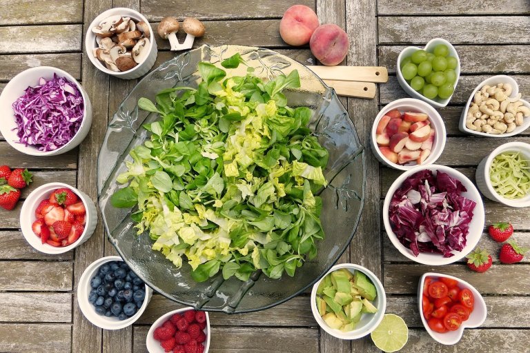 6 saladas fáceis e rápidas de preparar