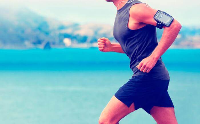 Homem fazendo corrida