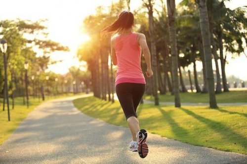 Mulher fazendo exercício