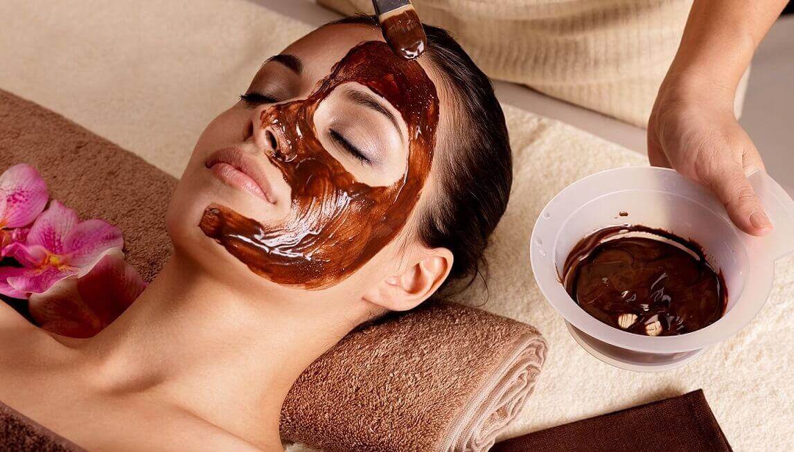 Máscara de chocolate e óleo de amêndoas