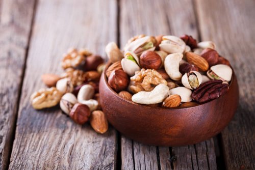 Frutos secos na tigela