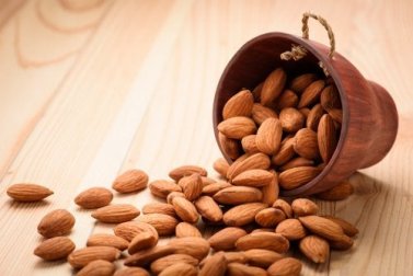 O que acontece em seu corpo ao comer 4 amêndoas por dia?