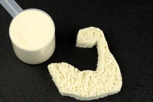 O que é e quem deve tomar a proteína do soro do leite