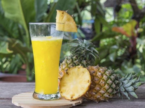 Suco de abacaxi