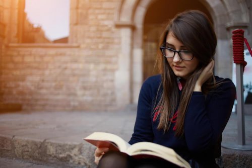 4 benefícios da leitura para a saúde geral do corpo