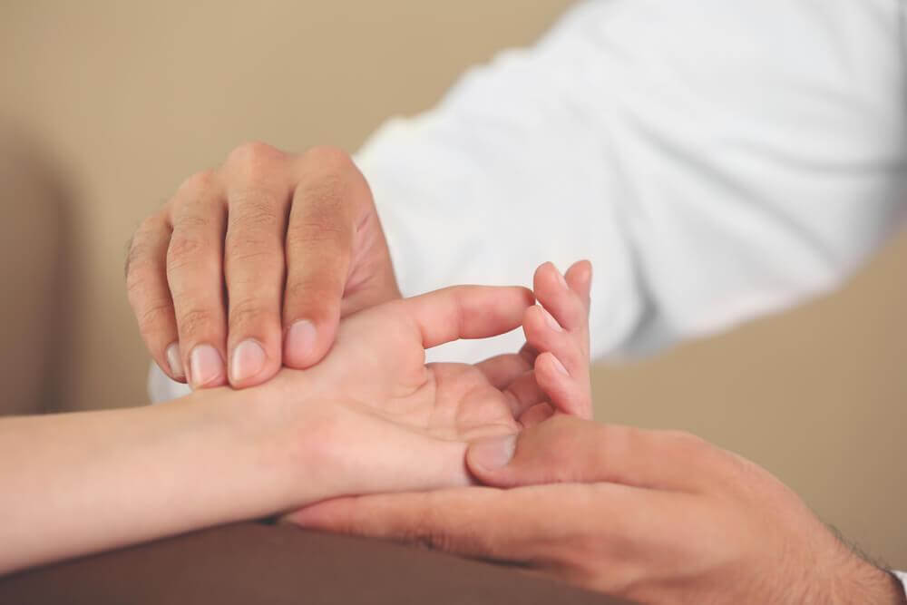 6 exercícios para as mãos para evitar síndromes incômodas 6 exercícios para as mãos para evitar síndromes incômodas