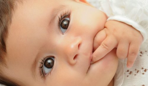 Como fazer um bebê rir?