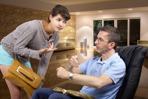 Pai conversando com filha sobre o consumo de drogas