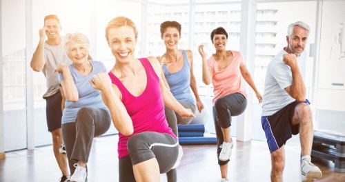 Pessoas fazendo exercícios