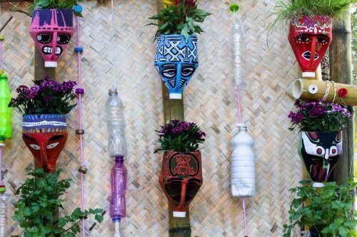 Faça esses bonitos vasos com materiais reciclados