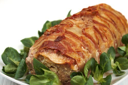 Carne marinada com manjericão