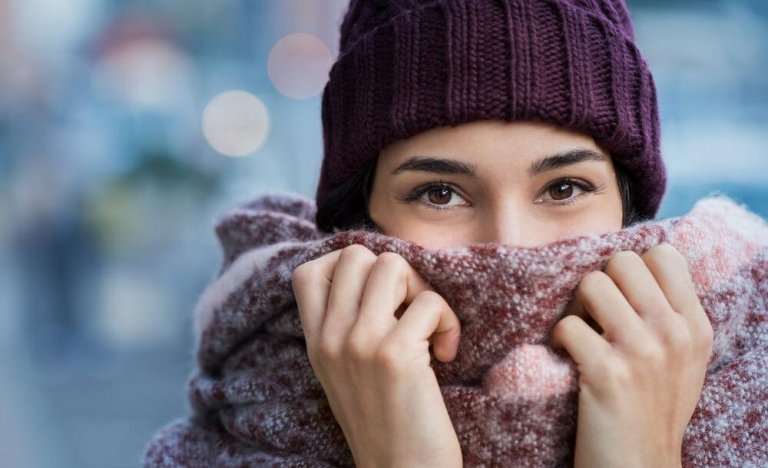 Por que as mulheres sentem mais frio que os homens?