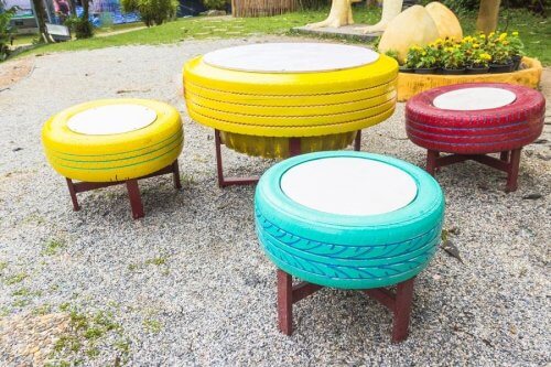 Puff com pneus para o jardim