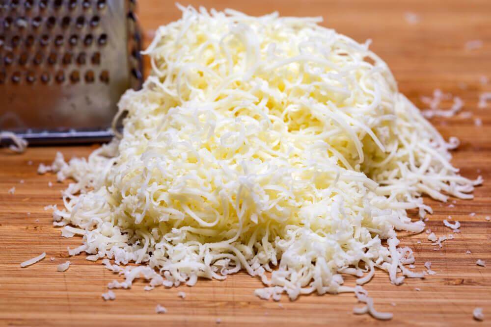 Queijo mussarela ralado