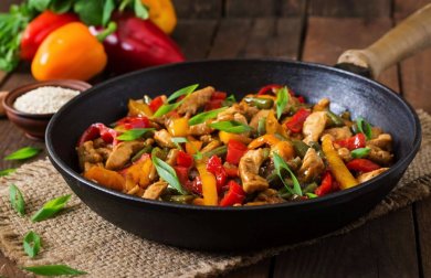 Prepare um delicioso frango com legumes