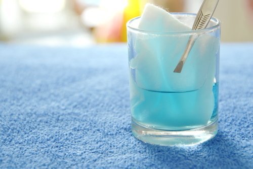 Acetona para remover as manchas