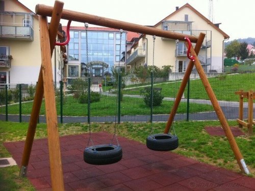 Pode usar um pneu velho para fazer balanços