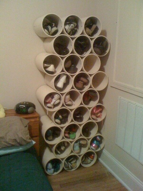 Closet para sapatos com materiais reciclados.
