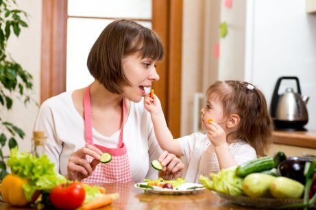 Bons hábitos alimentares ajuda a eliminar a caspa em crianças