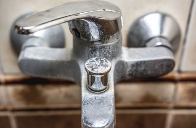 Como remover o calcário do banheiro naturalmente