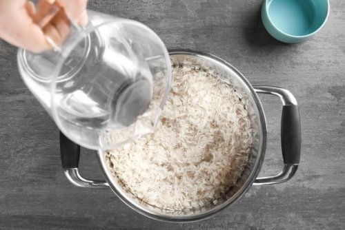 Preparar o arroz ao vapor