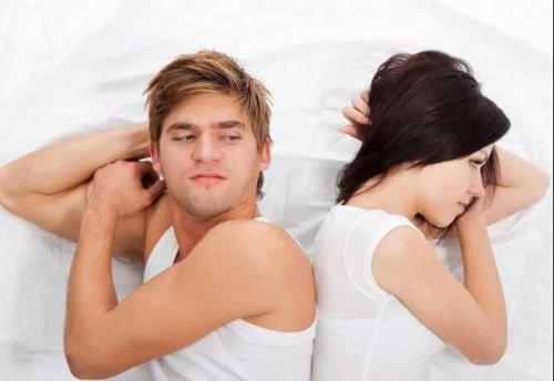 Casal na cama