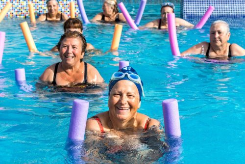 Natação é um exercício adequado na terceira idade