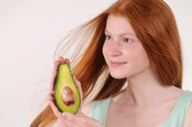 Hidrate o cabelo seco com esses 5 remédios naturais