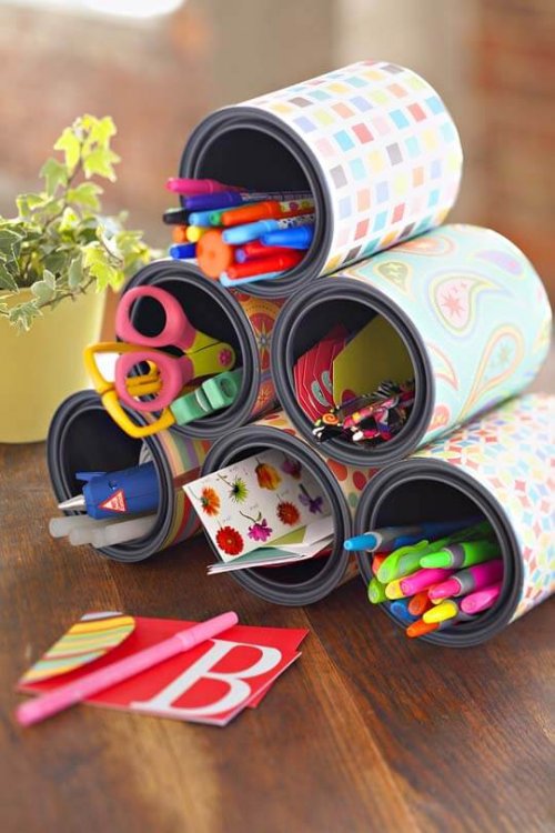 Latas que ajudam a manter o escritório em ordem