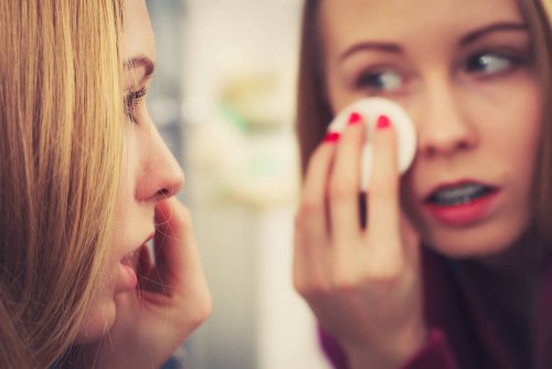 Cuide do rosto fazendo uma limpeza profunda