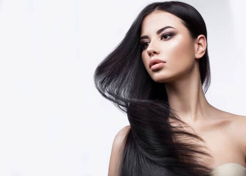 A hortelã é um dos melhores remédios que existe para prevenir a atrofia do folículo piloso. Além disso, ajuda a fortalecer o cabelo e dá brilho