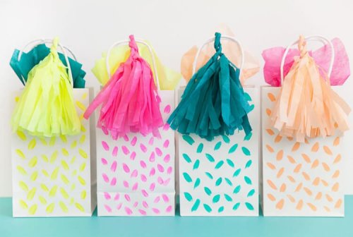 Sacolas de presente coloridas