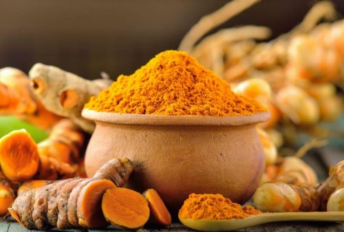 3 receitas com cúrcuma para o café da manhã e almoço