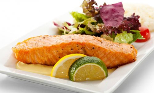 Prepare um delicioso salmão com molho de limão