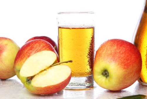 Bebida de maçã para tratar a anemia na gravidez