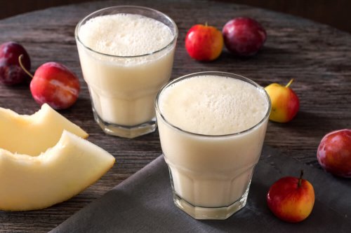 Suco de melão e ameixa